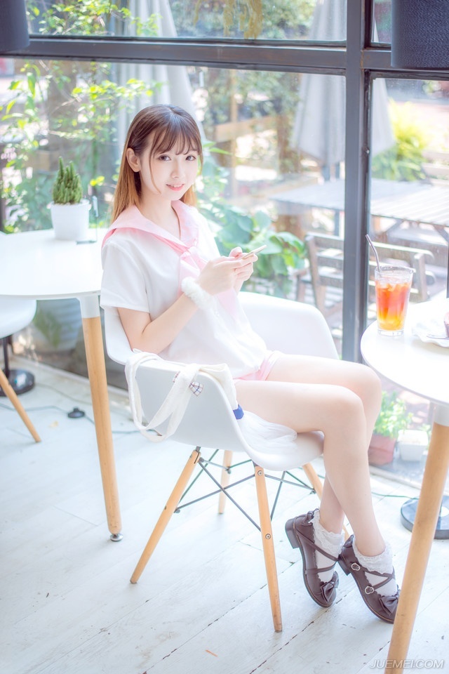 善良给对了人，会对你感恩；善良给错了人，会让你寒心。心软给对了人，会对你情深；心软给错了人，会让你痛心。宽容给对了人，会对你热忱；宽容给错了人，会让你窝心。